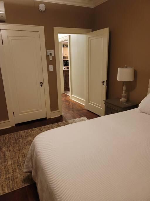 Luxury Historic North Hills Hébergement de vacances